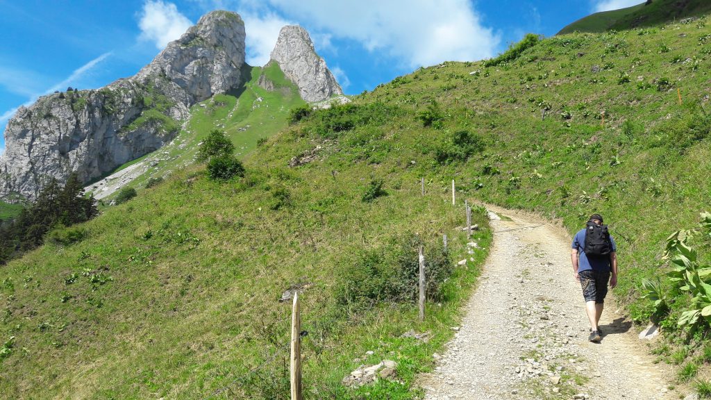 Direction le sommet du Grammont depuis le lac de Taney